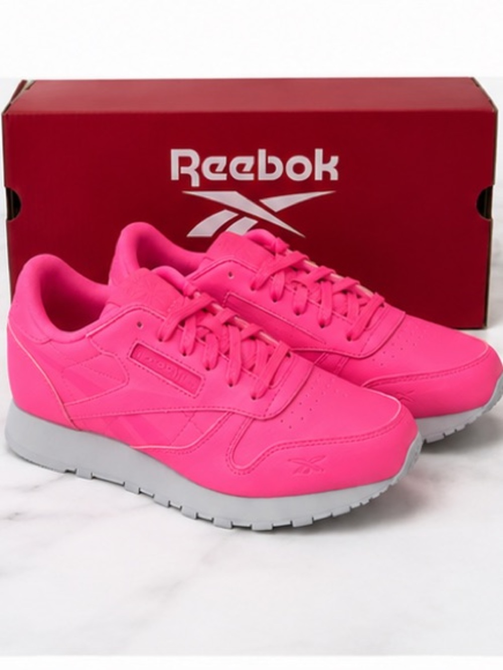 NWT Reebok Classic Leather Hot Pink Sneakers Women’s Size 10 Neon Shoes